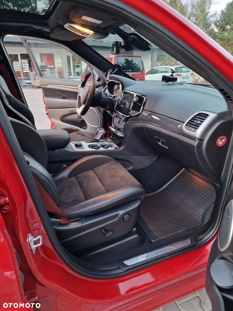 Jeep Grand Cherokee - 11