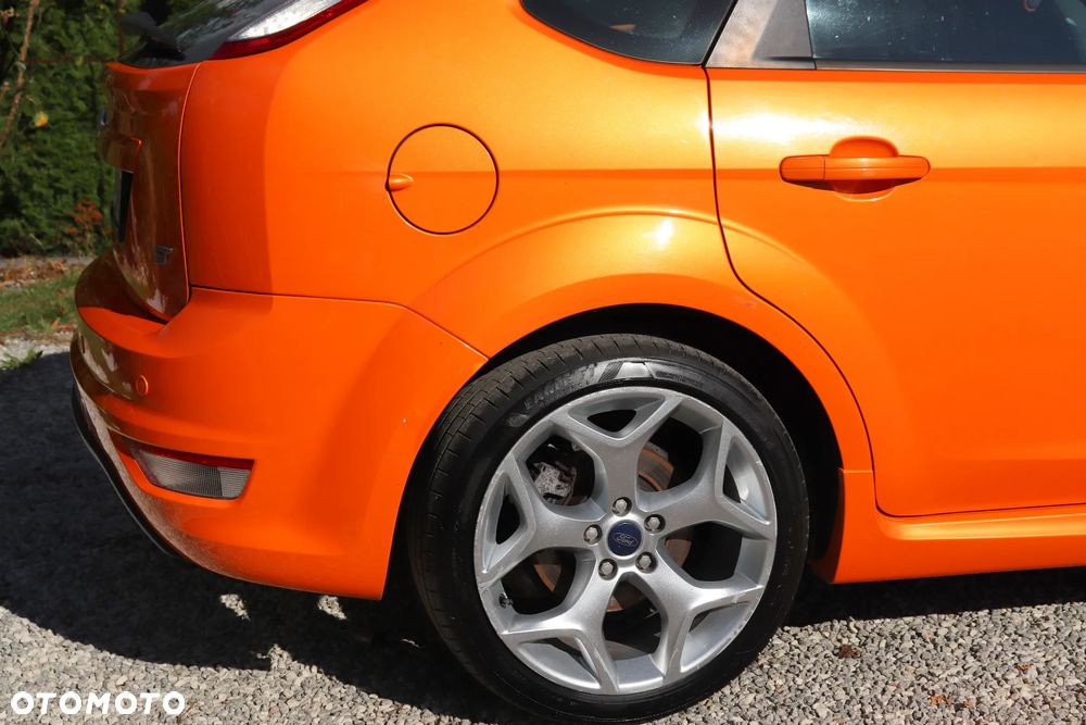 Ford Focus 2.5 ST - 34
