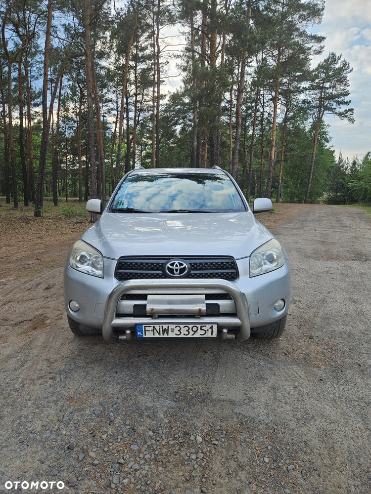 Toyota RAV4 - 1