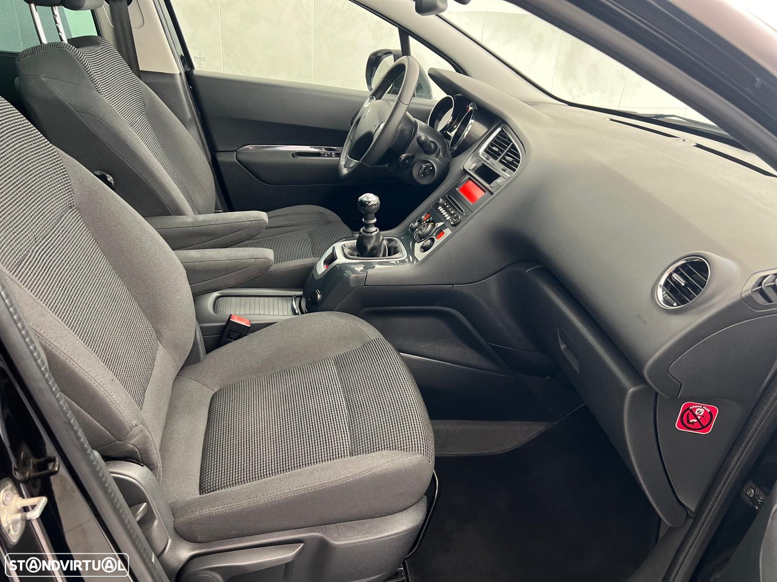 Peugeot 5008 1.6 BlueHDi Style - 30