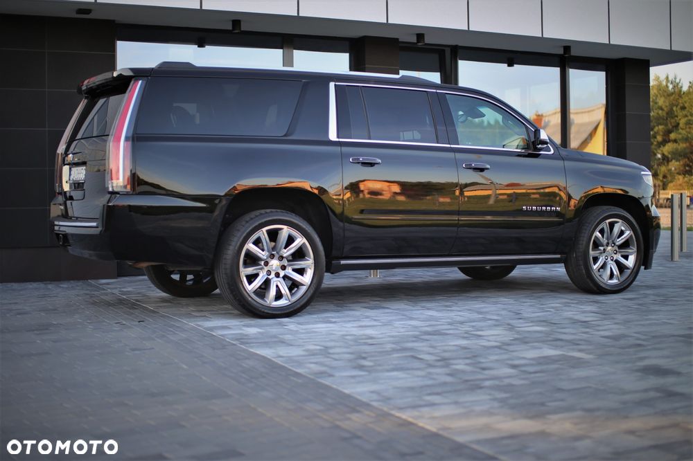 Chevrolet Suburban - 10