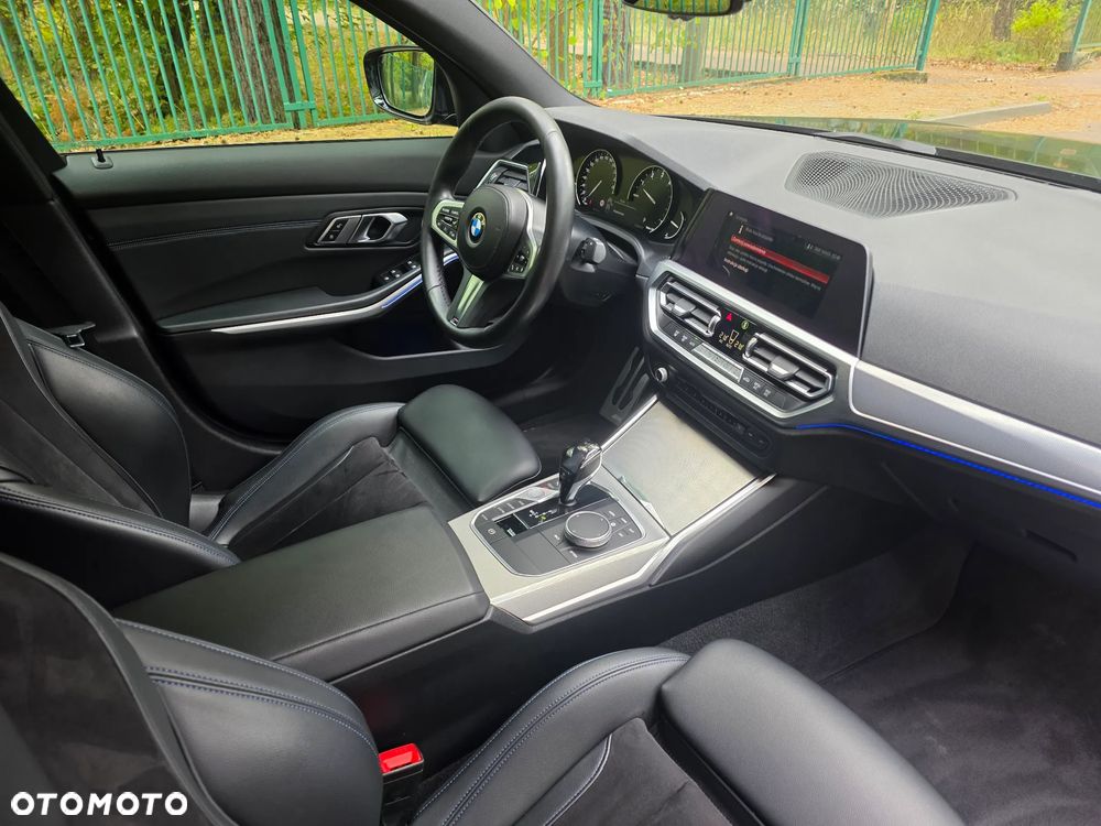 BMW Seria 3 320i xDrive M Sport sport - 19