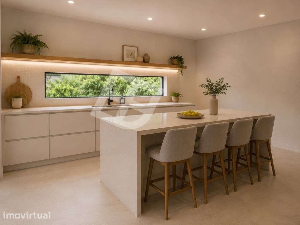 Moradia T4 com amplo espaço exterior, anexos e localização tranquil... - Grande imagem: 2/12