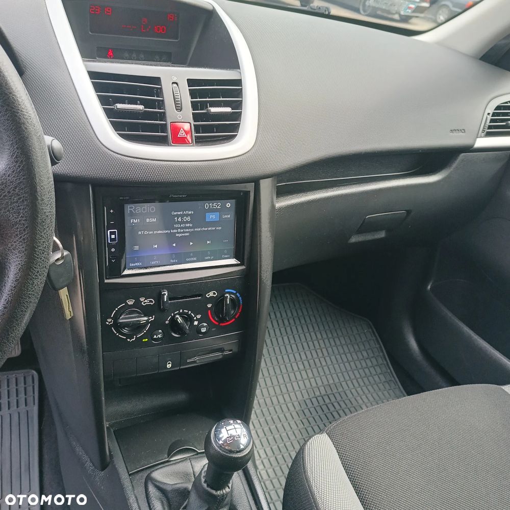 Peugeot 207 1.4 - 9