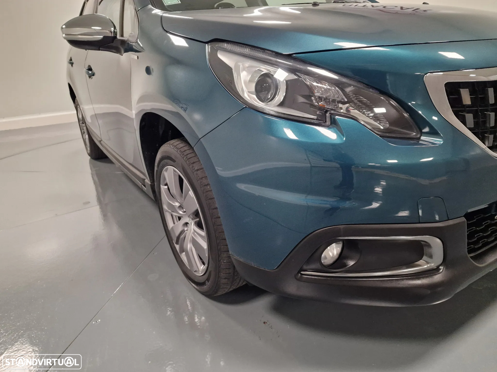 Peugeot 2008 1.2 PureTech Style - 4