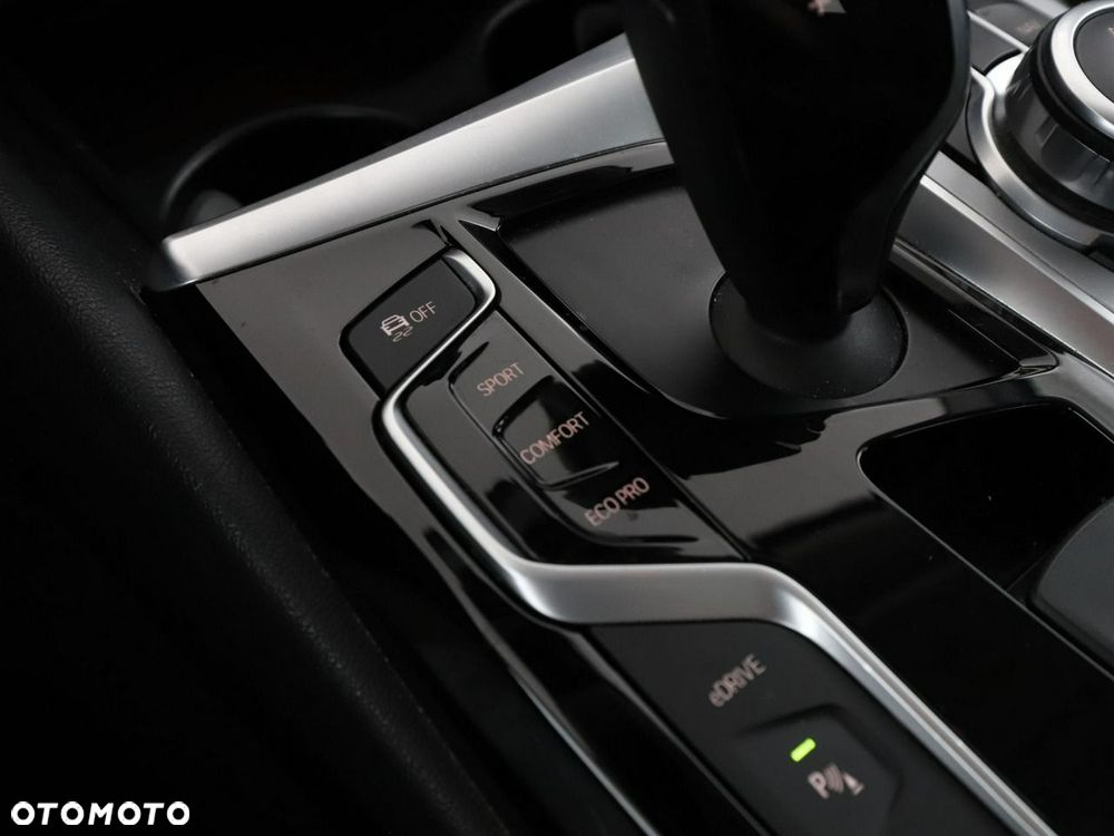 BMW Seria 5 530e iPerformance - 31