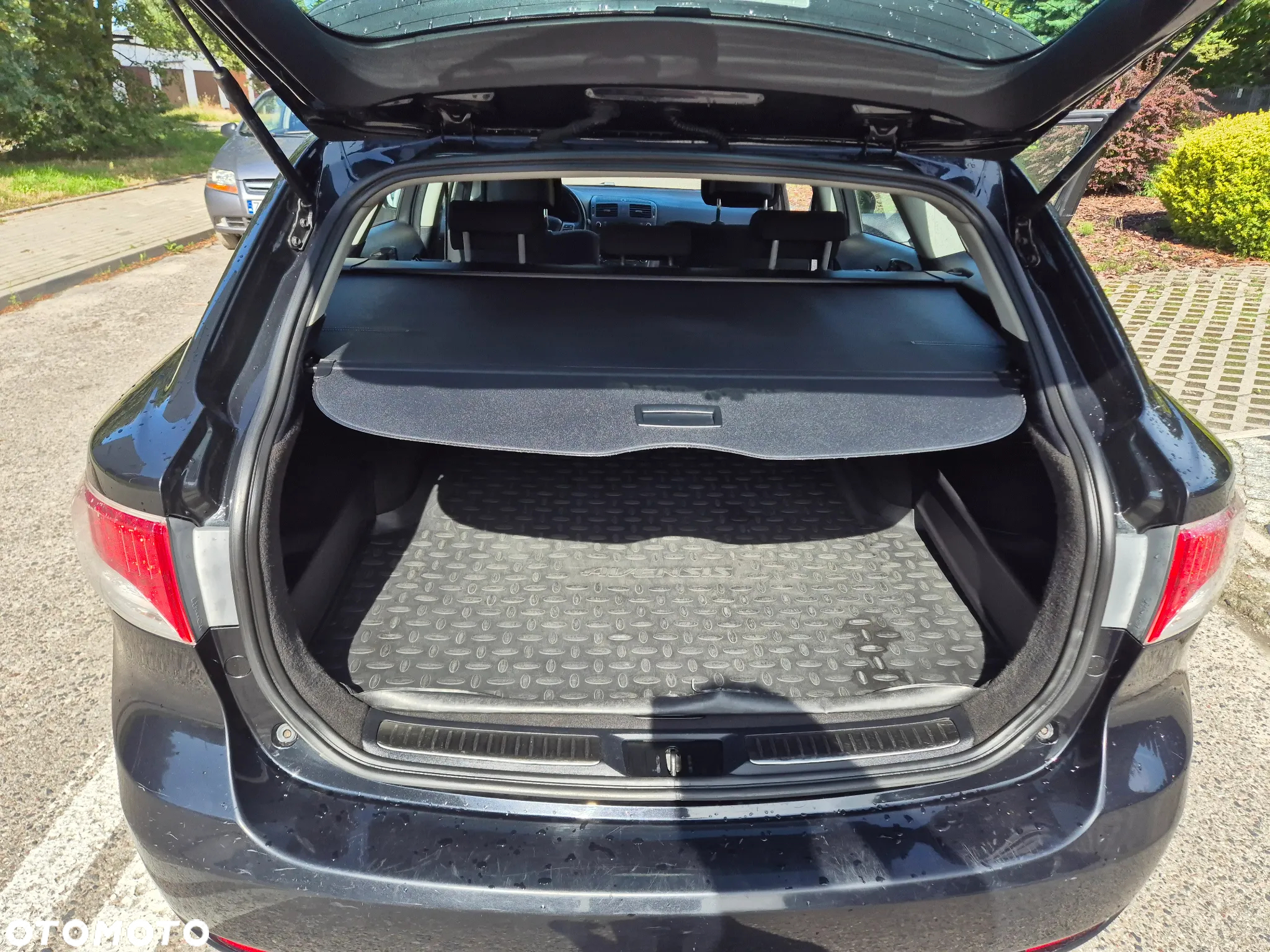 Toyota Avensis 1.8 Premium - 13