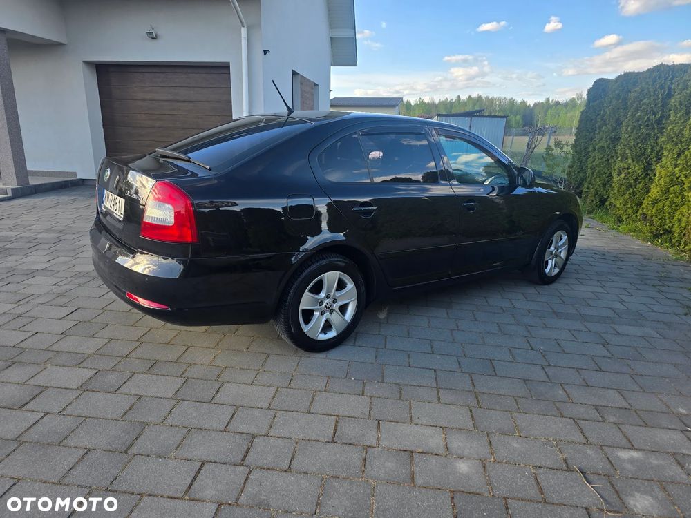 Skoda Octavia 1.6 Ambiente - 6