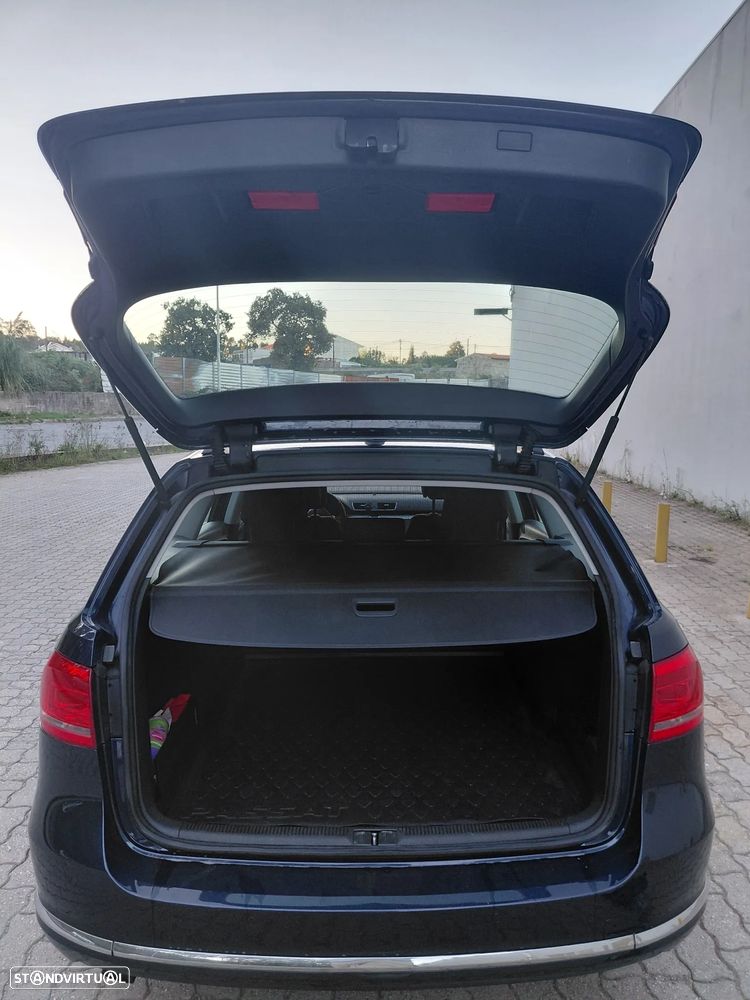 VW Passat 1.6 TDI Confortline - 11