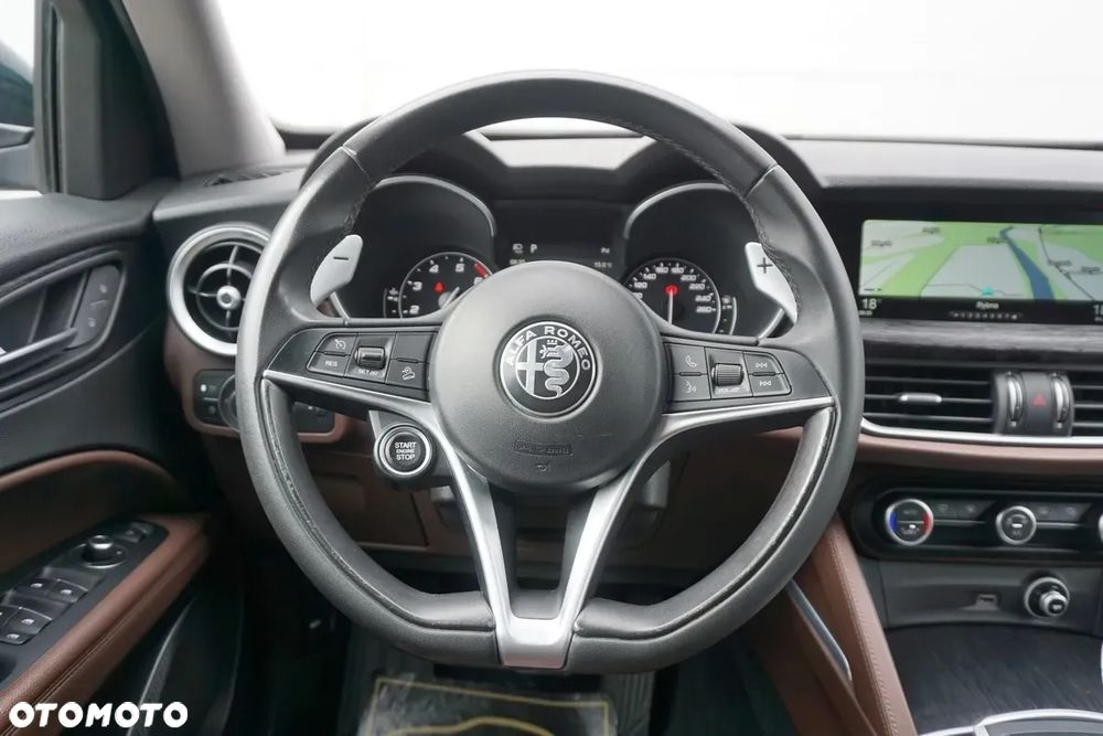 Alfa Romeo Stelvio 2.0 Turbo 16V AT8-Q4 First Edition - 10