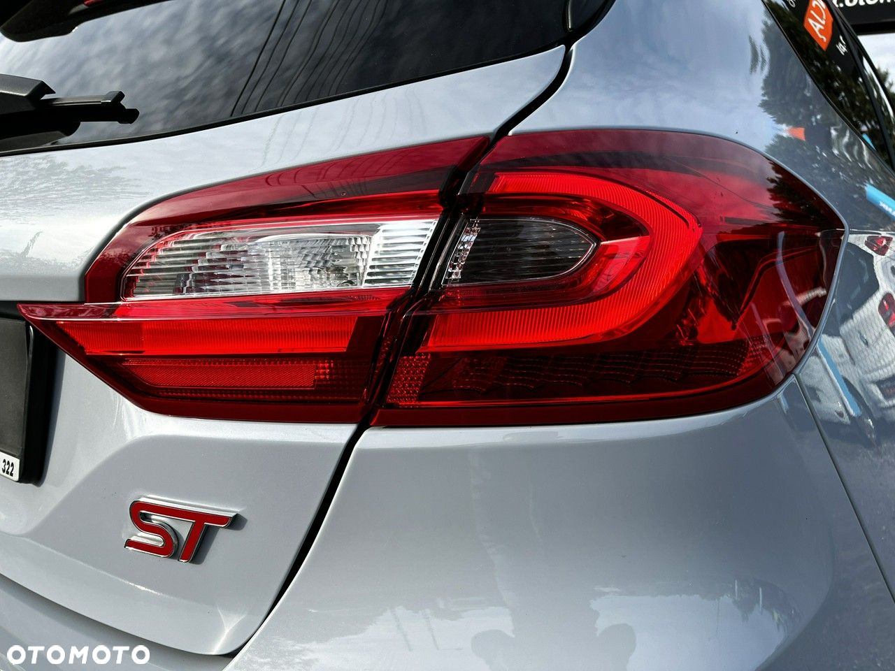 Ford Fiesta 1.5 EcoBoost S&S ST X - 17