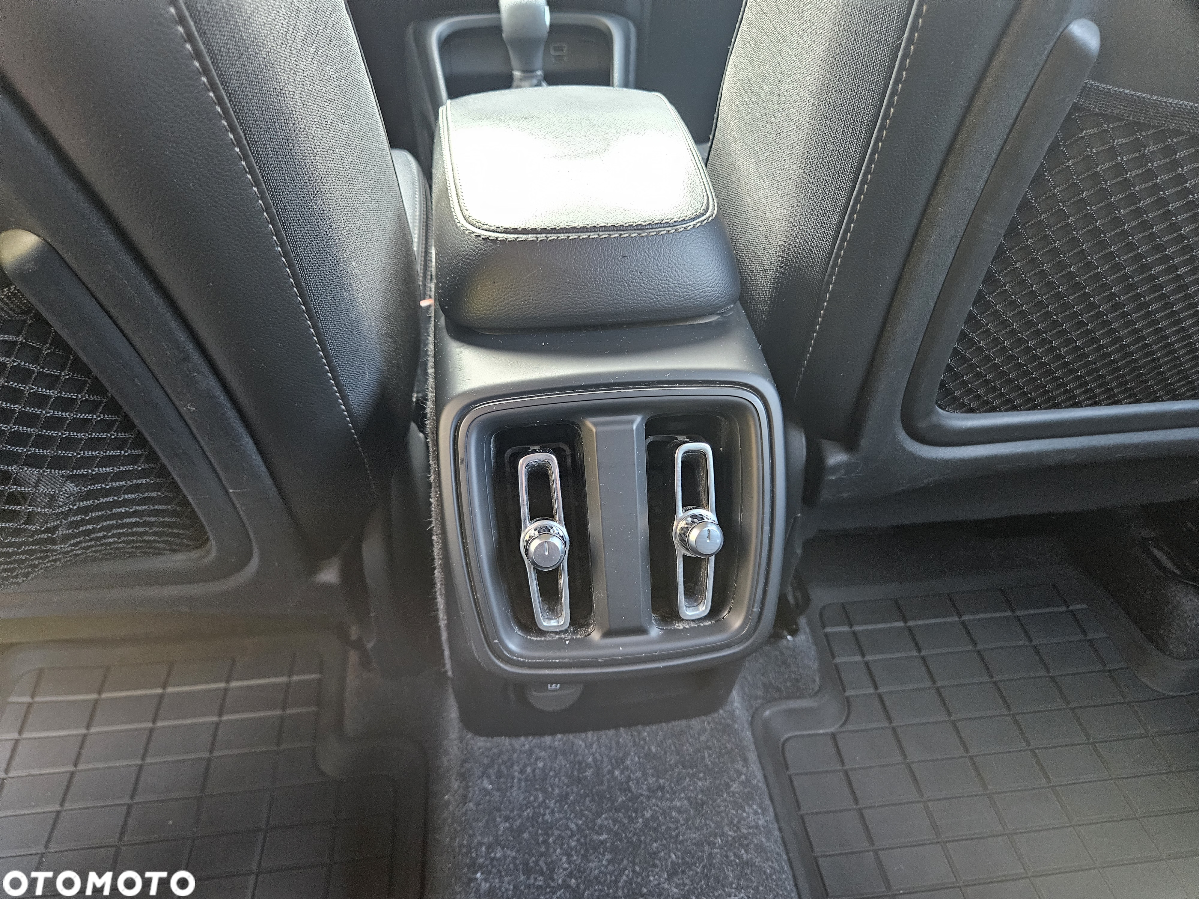 Volvo XC 40 D3 AWD Momentum - 14