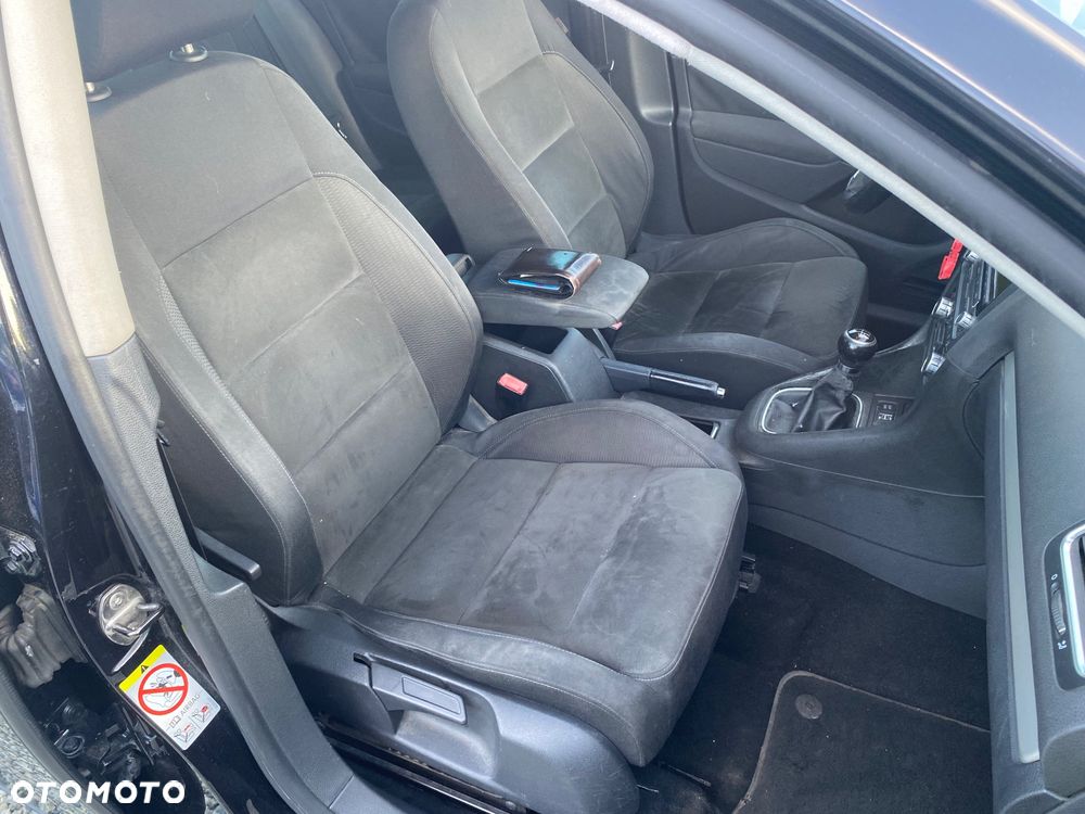 Volkswagen Golf 1.6 Highline - 26