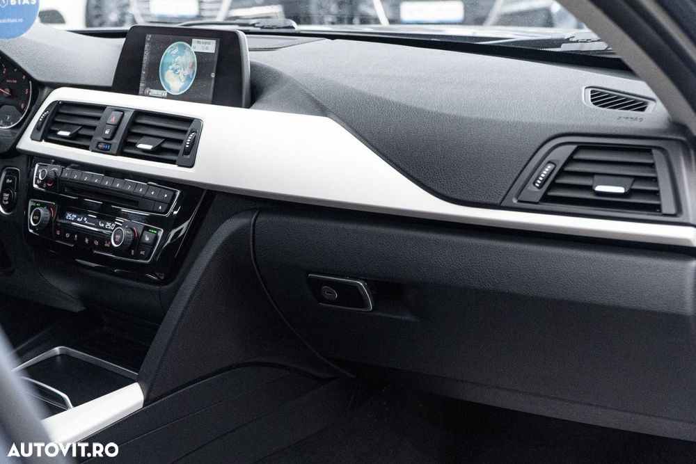 BMW Seria 3 318d Aut. Advantage - 36