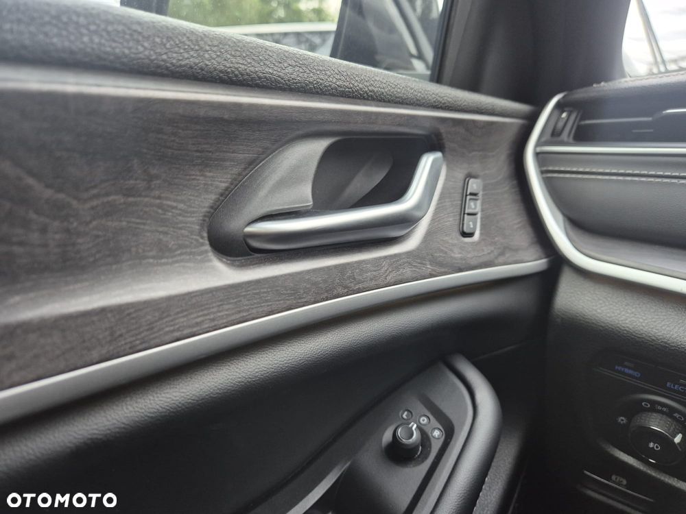Jeep Grand Cherokee - 13