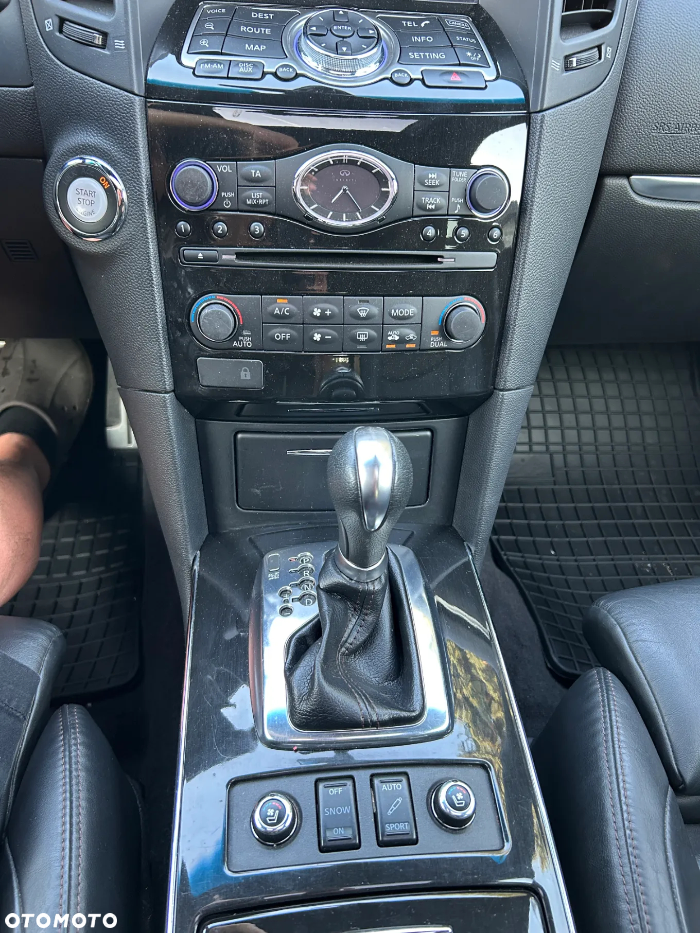 Infiniti QX70 3.7 S Premium - 17