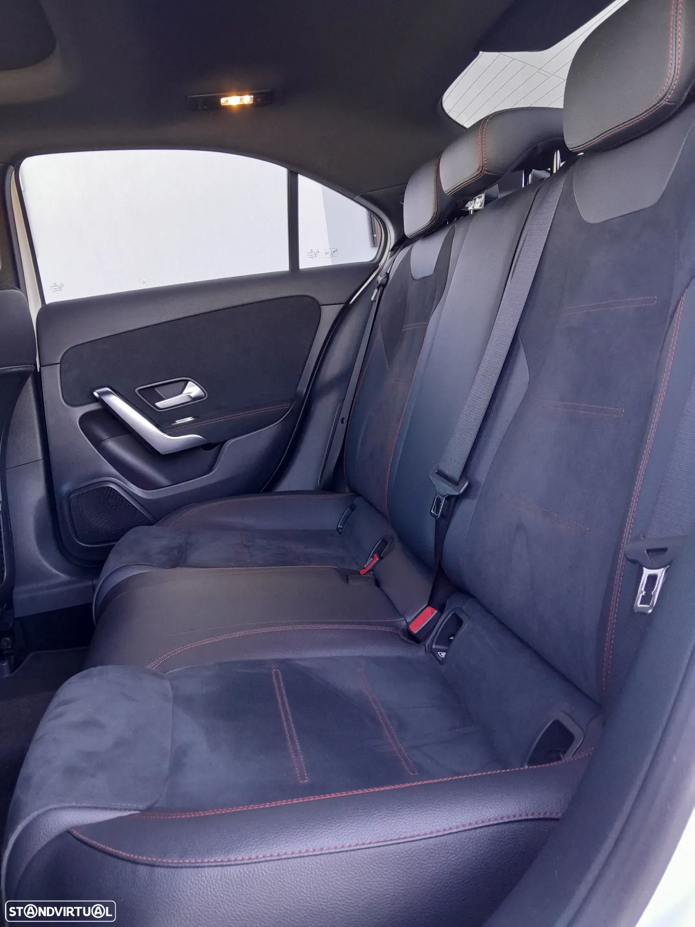 Mercedes-Benz A 250 Limousine e AMG Line - 45