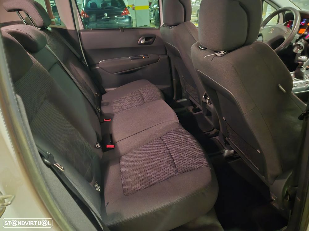 Peugeot 3008 1.6 HDi Style - 35