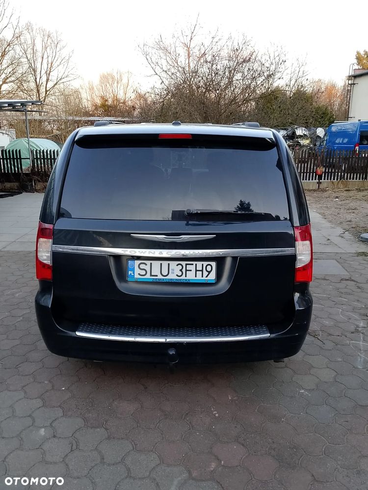 Chrysler Town & Country - 5