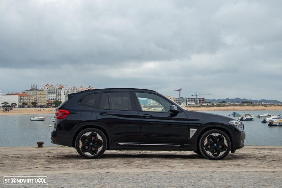 BMW iX3 M Sport Impressive - 10