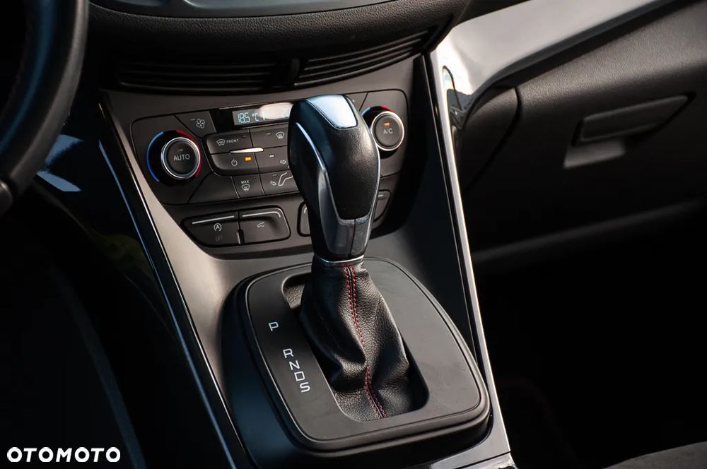 Ford Kuga 2.0 EcoBoost 4x4 ST-Line - 34