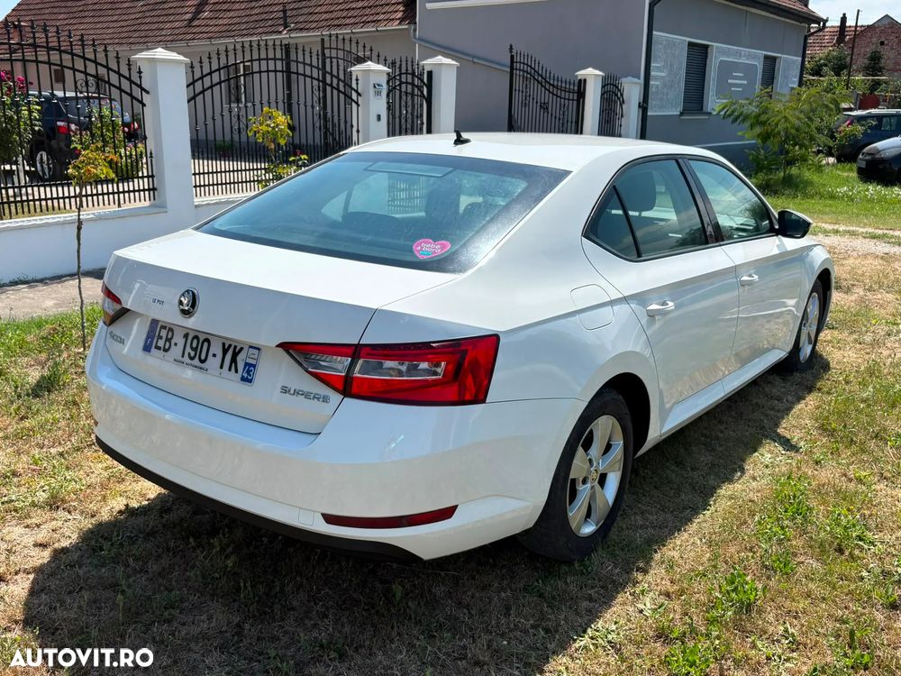 Skoda Superb 1.6 TDI Ambition - 4