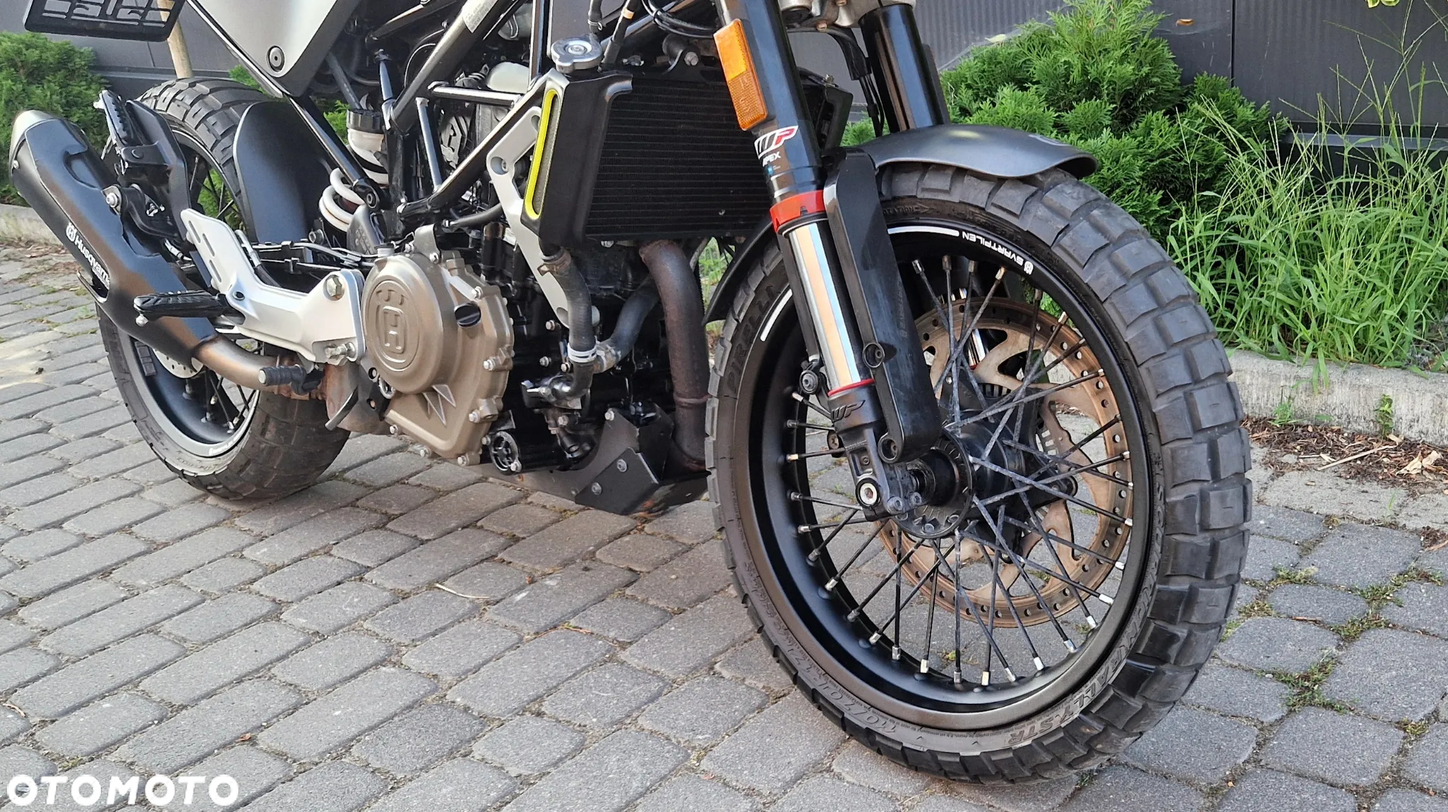 Husqvarna Svartpilen - 13