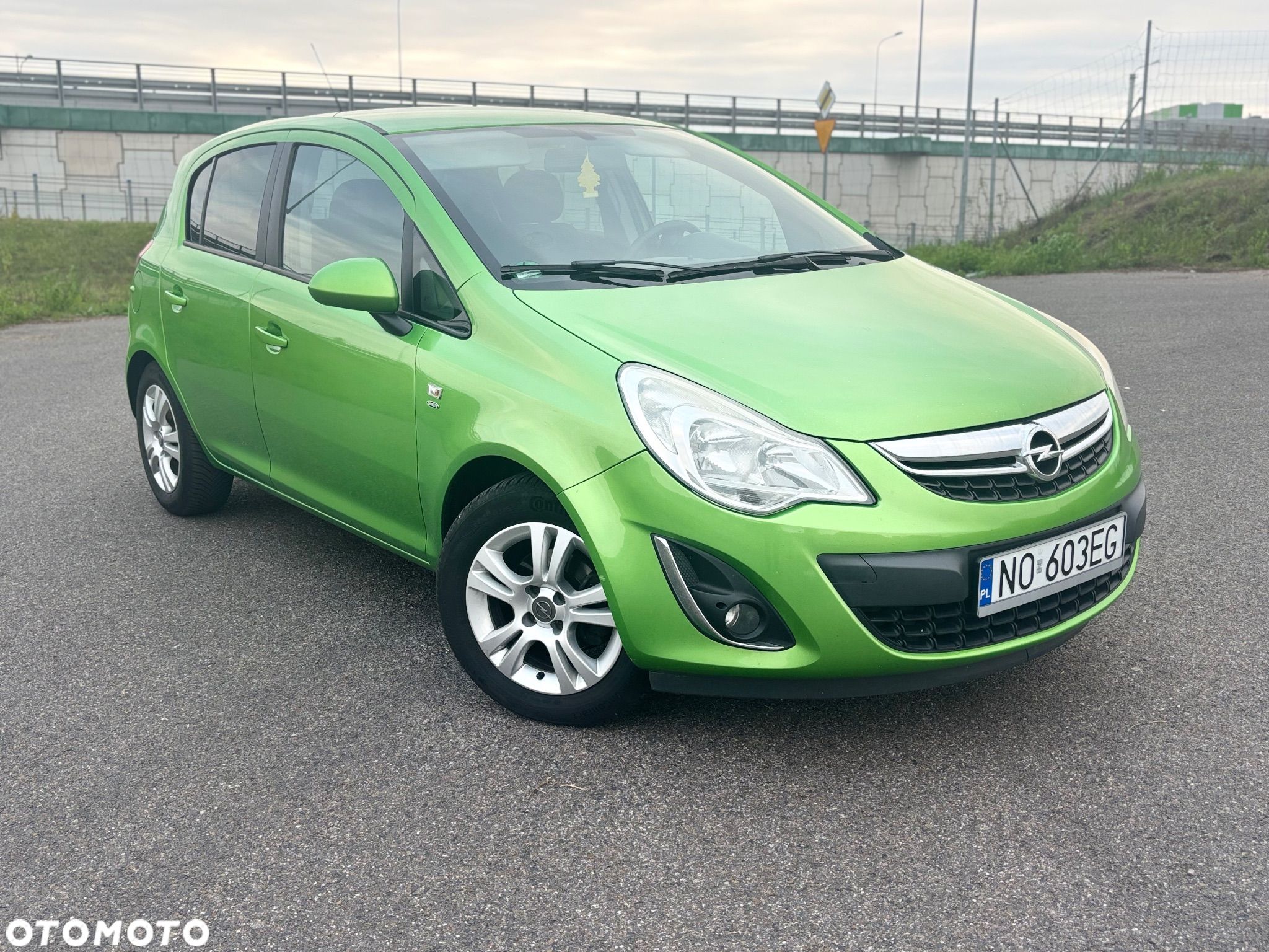 Opel Corsa 1.4 16V Satellite - 1