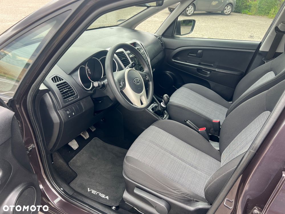 Kia Venga 1.4 CVVT Vision - 36