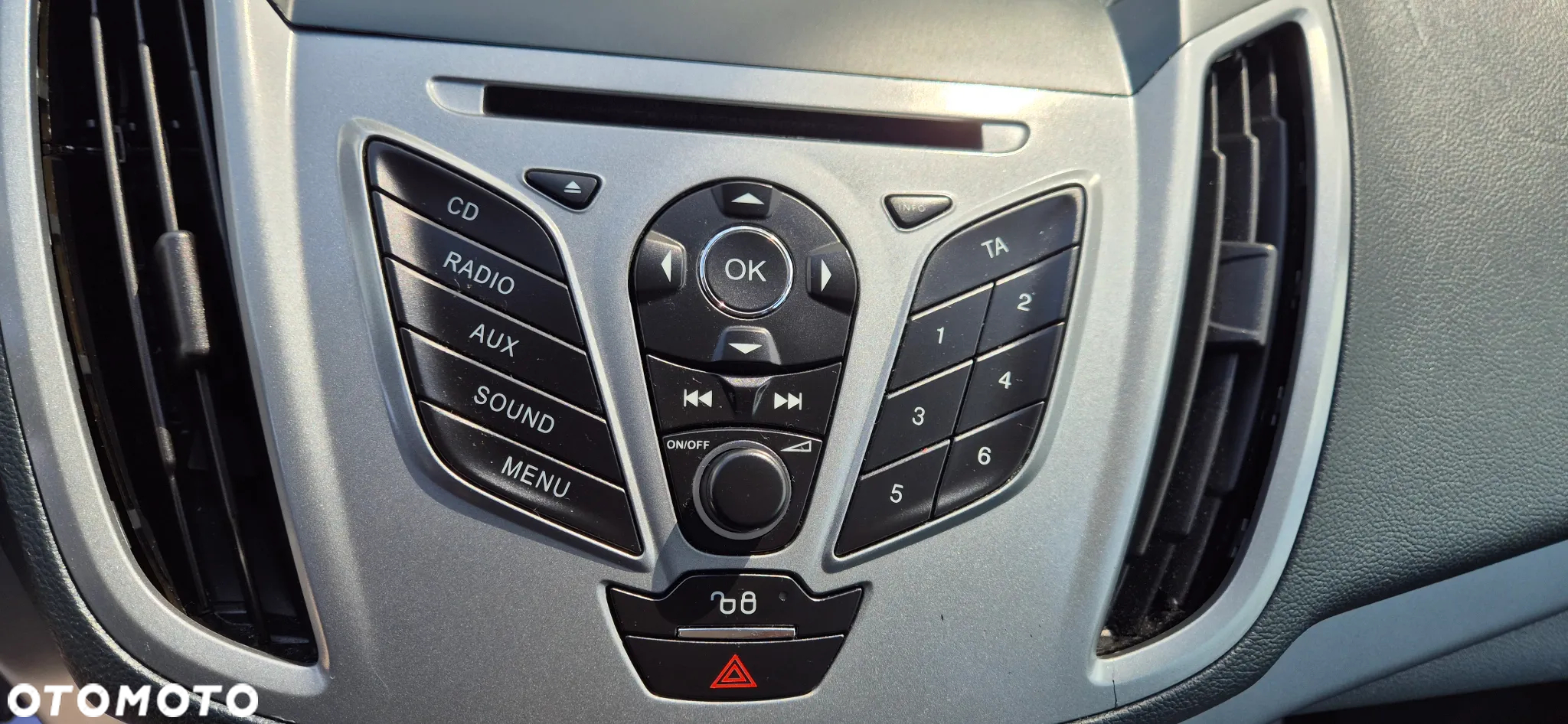 Ford Grand C-MAX - 36