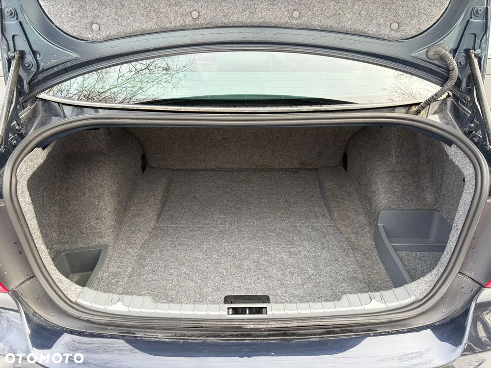 BMW Seria 3 318i - 13