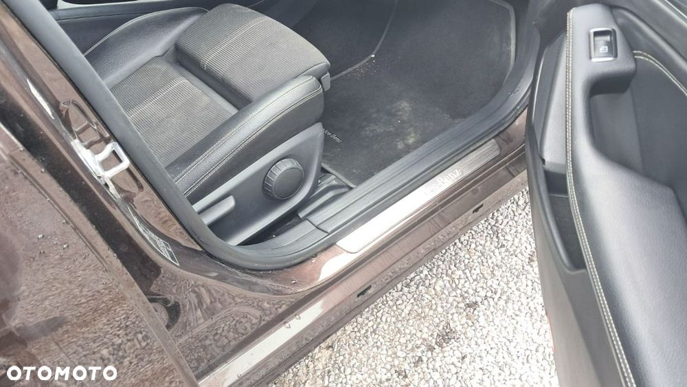 Mercedes-Benz GLA - 14