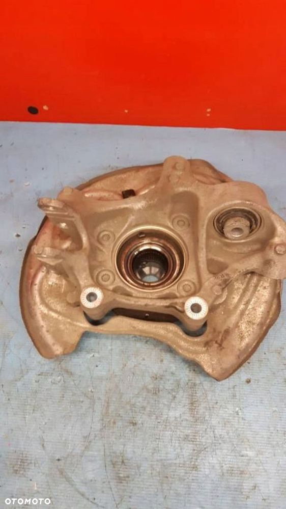 Audi A6 C8 Zwrotnica lewy tył 4k0505432C - 1