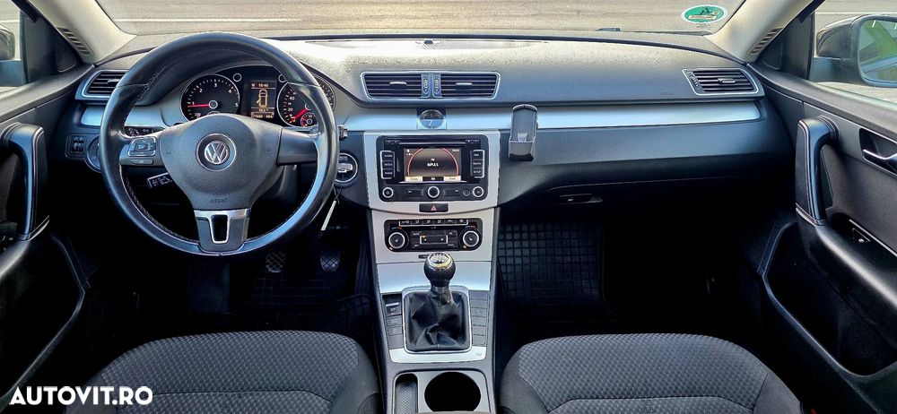 Volkswagen Passat 2.0 Blue TDI SCR Comfortline - 19