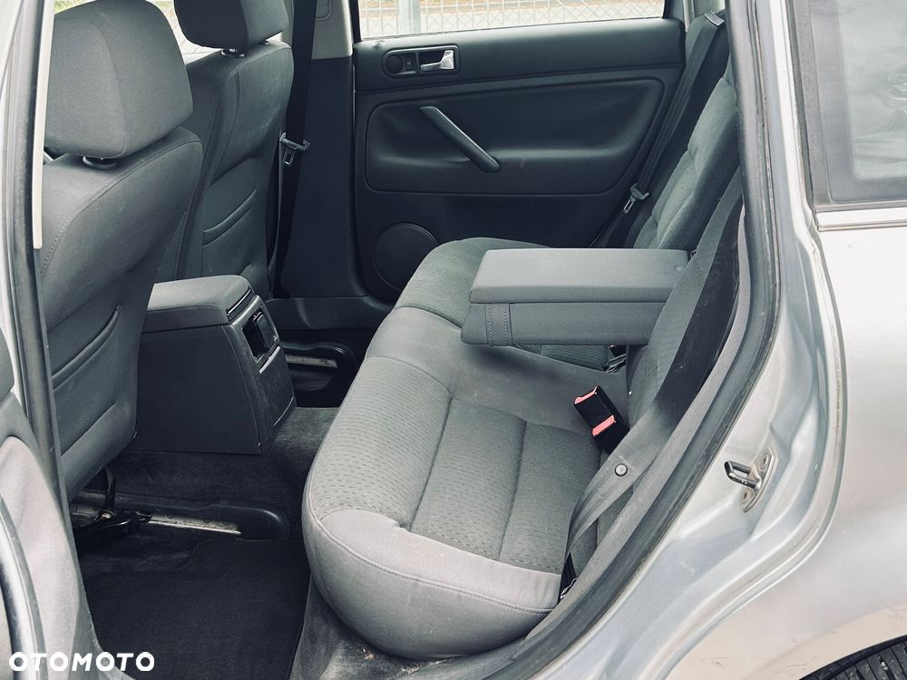 Volkswagen Passat 1.9 TDI Comfortline - 16
