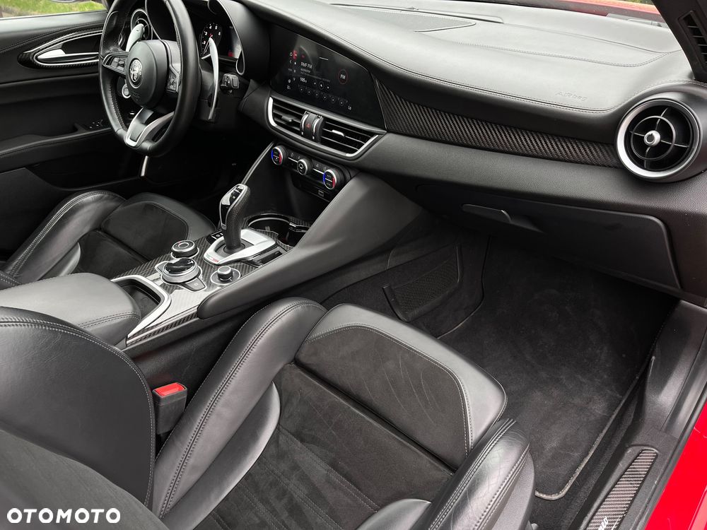 Alfa Romeo Giulia 2.0 Turbo Veloce TI Q4 - 16