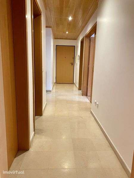 Apartamento T2 Abrantes com Terraço e Garagem - Grande imagem: 4/12