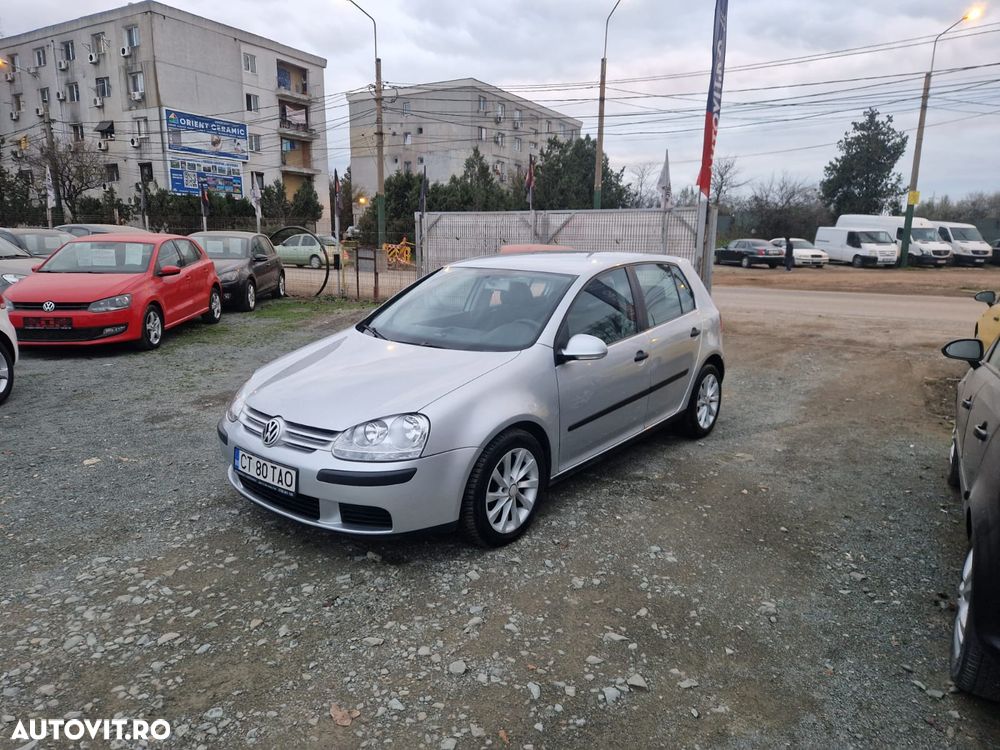 Volkswagen Golf - 1