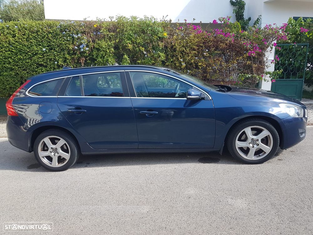 Volvo V60 2012 photo 2
