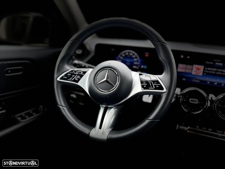 Mercedes-Benz GLA 180 - 12