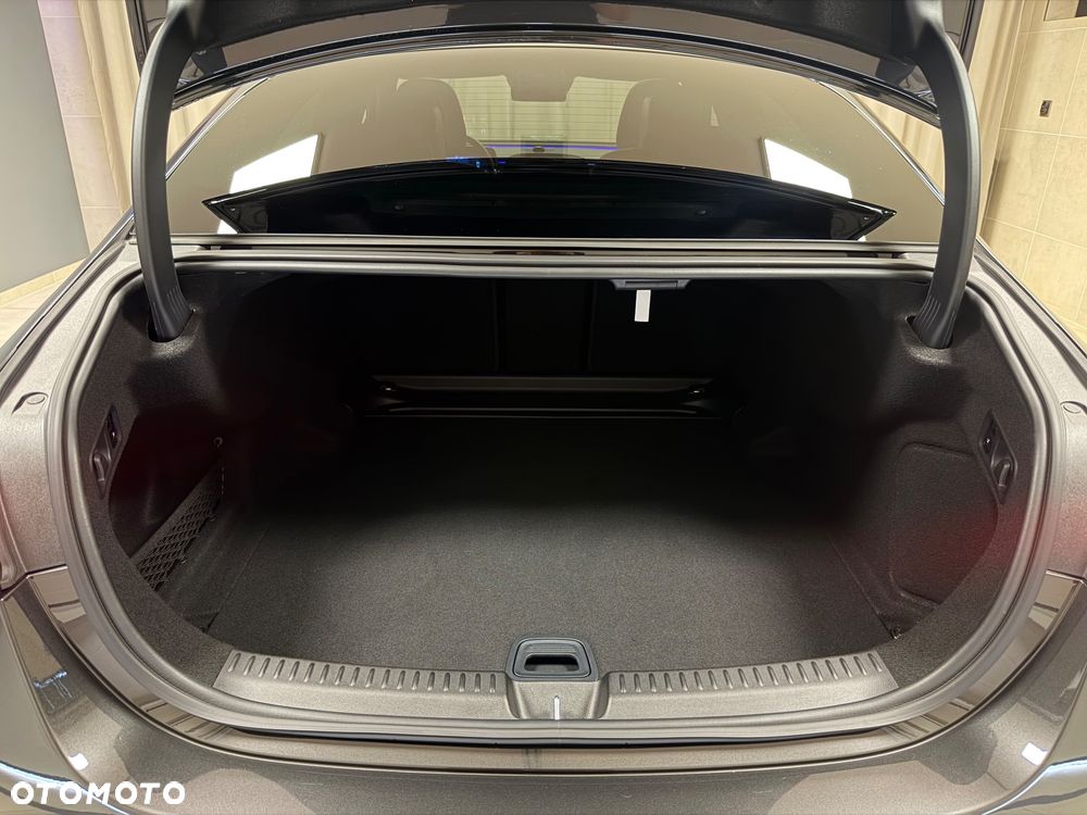 Mercedes-Benz Klasa E 220 d mHEV 4-Matic AMG 9G-Tronic - 31