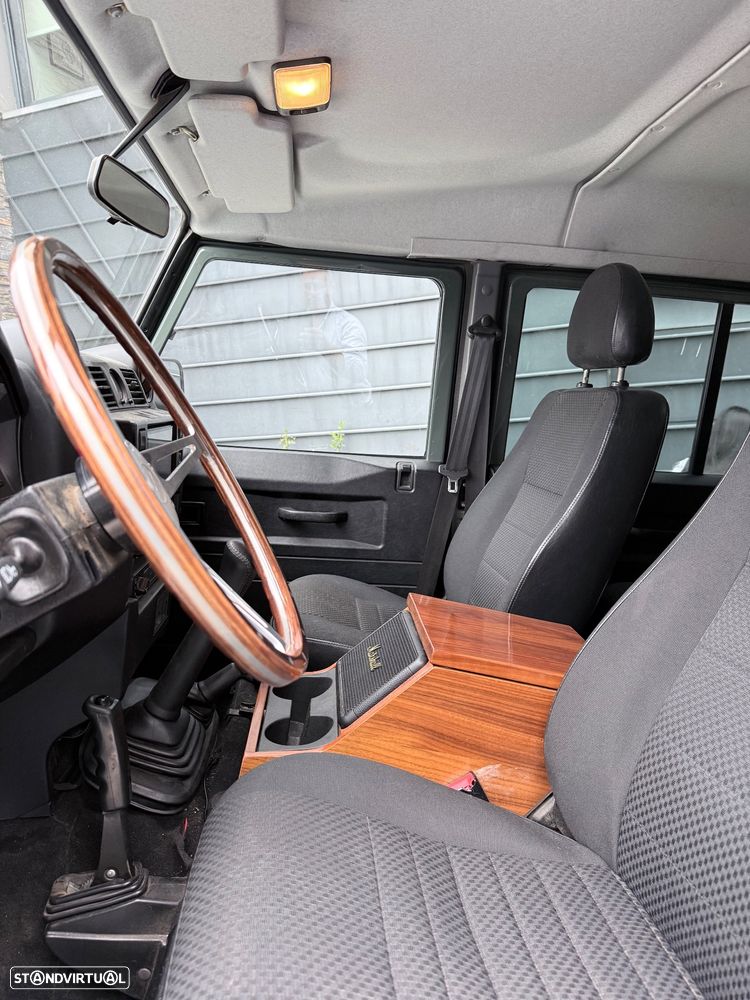 Land Rover Defender 110 DPF Crew Cab SE - 13