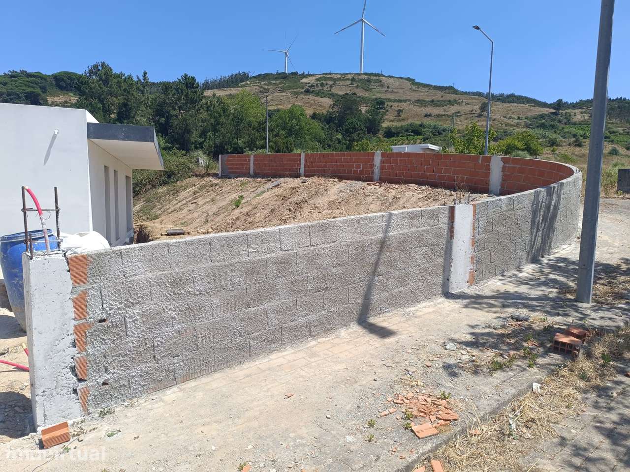 Moradia T2 NOVA Isolada em lote de 394m2! - Grande imagem: 2/26