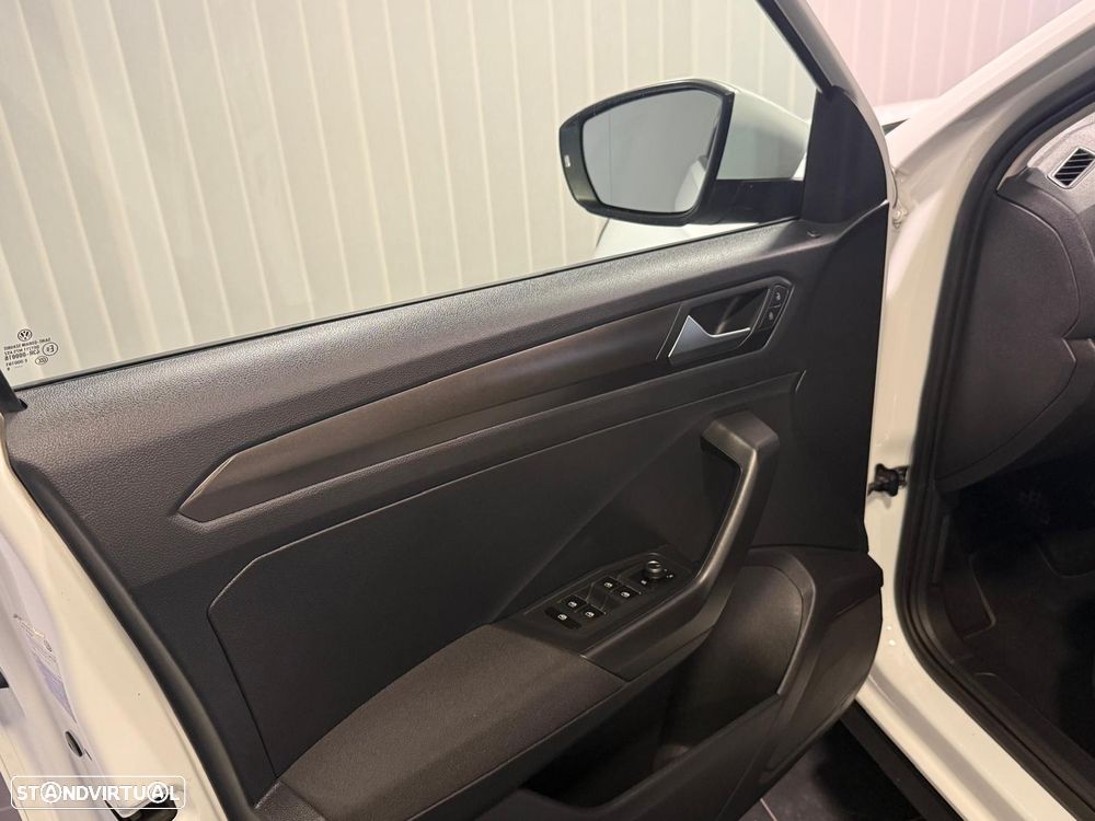 Volkswagen T-Roc 1.5 TSI Style — fotografia 16