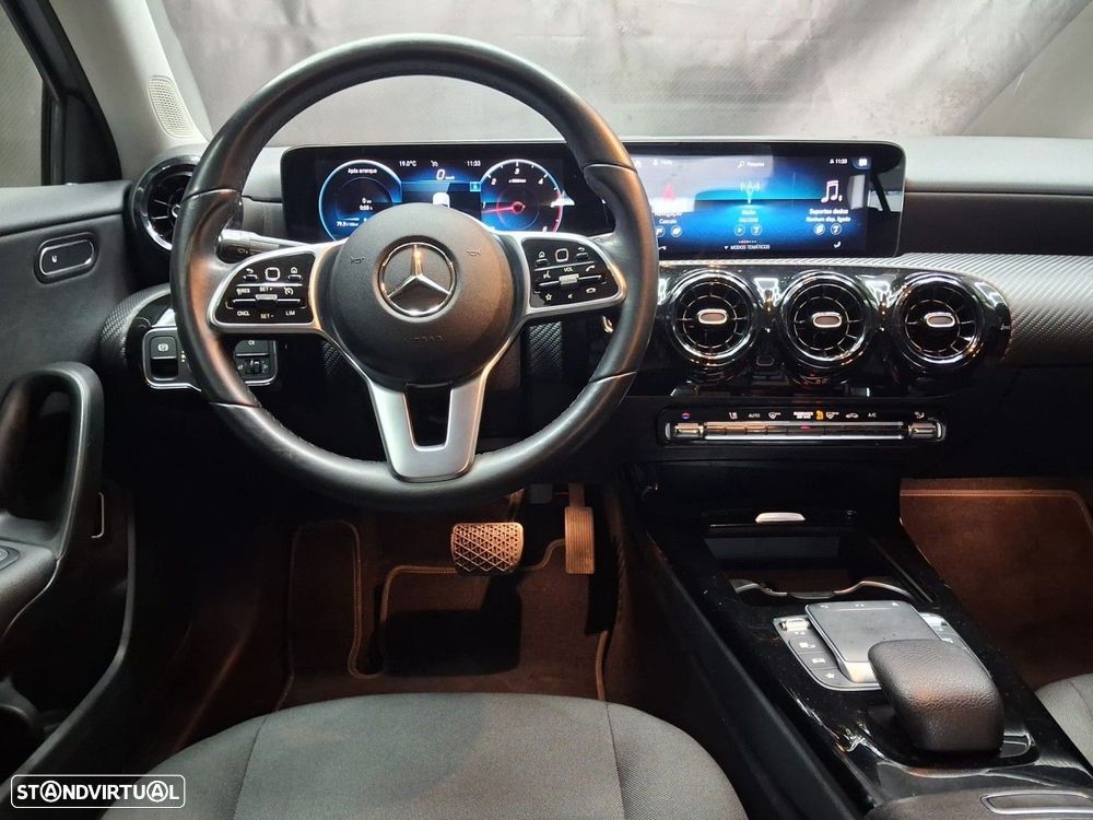 Mercedes-Benz A 200 Limousine d Progressive Aut. - 11