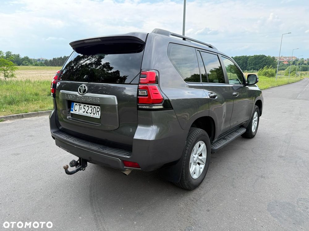Toyota Land Cruiser - 1