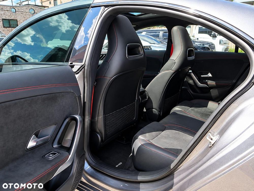 Mercedes-Benz CLA AMG 45 S 4-Matic 8G-DCT - 7