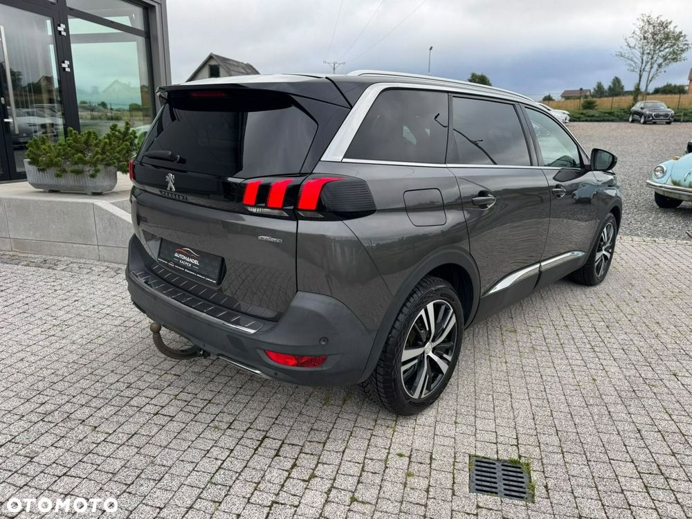 Peugeot 5008 - 8