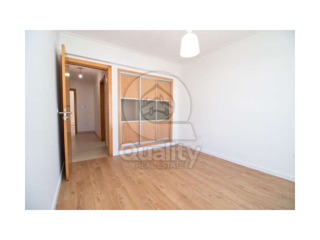 FANTÁSTICA MORADIA T3 C/ GARAGEM E PISCINA - Grande imagem: 5/40