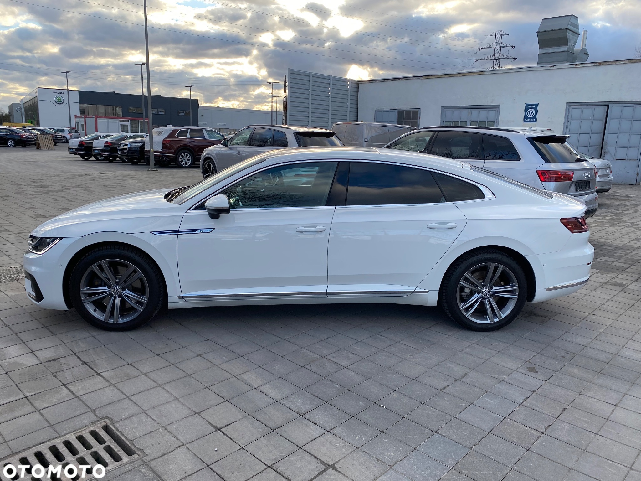 Volkswagen Arteon 2.0 TDI Bi-Turbo SCR 4Mot R-Line Edition DSG - 34